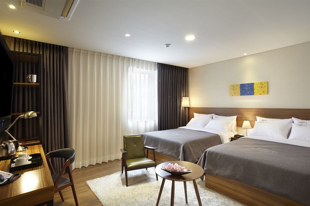 Cinema House Hotel In Busan Esterno foto