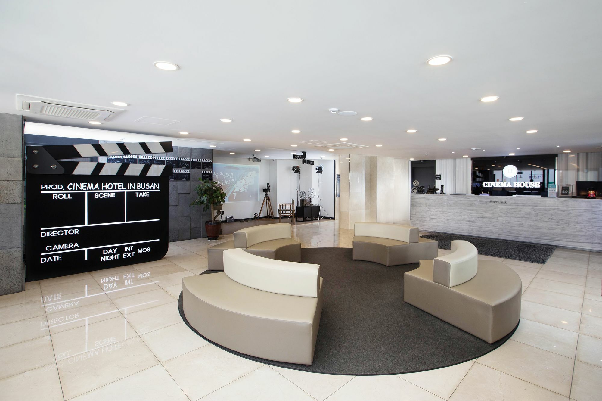 Cinema House Hotel In Busan Esterno foto