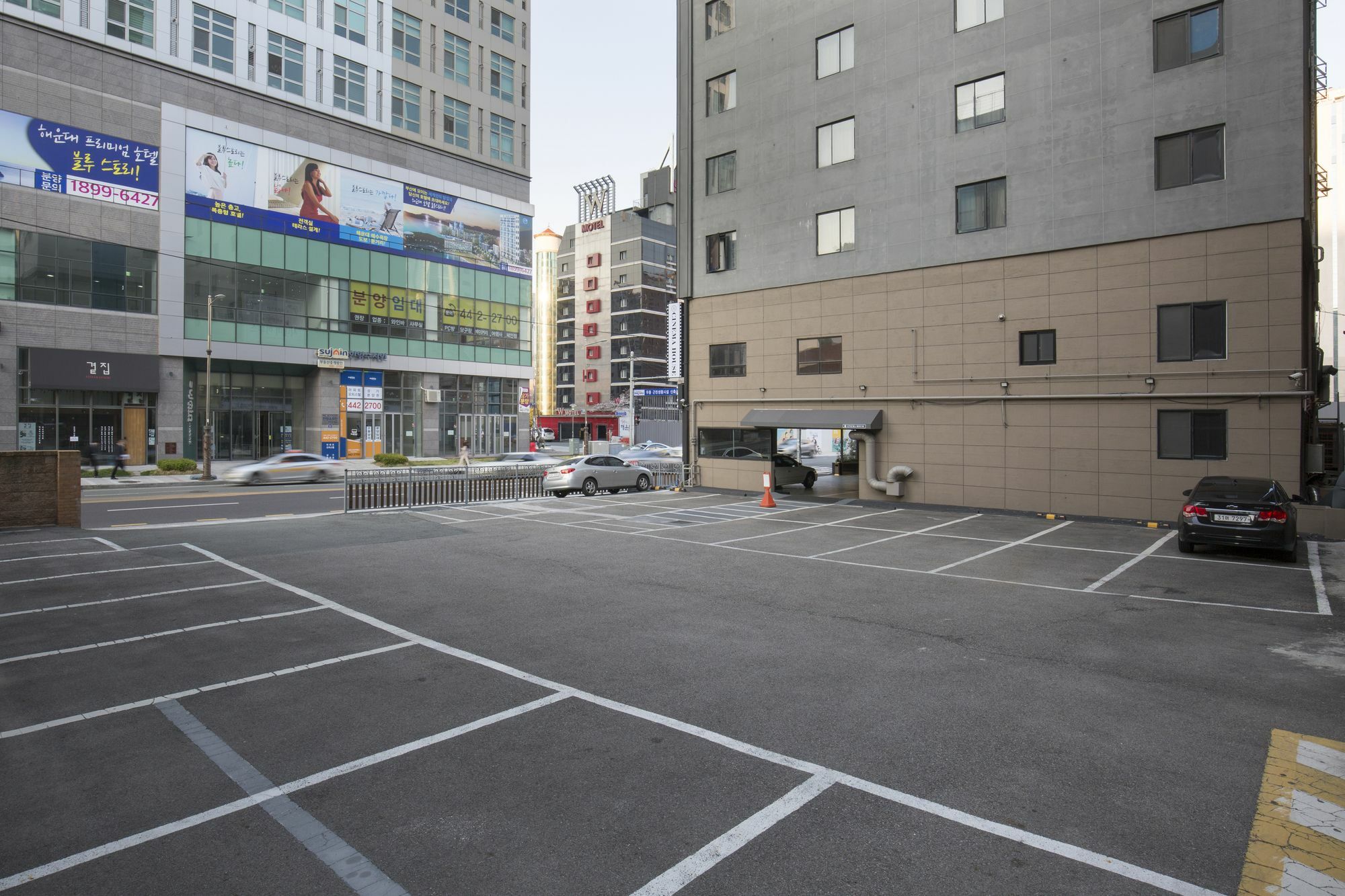 Cinema House Hotel In Busan Esterno foto