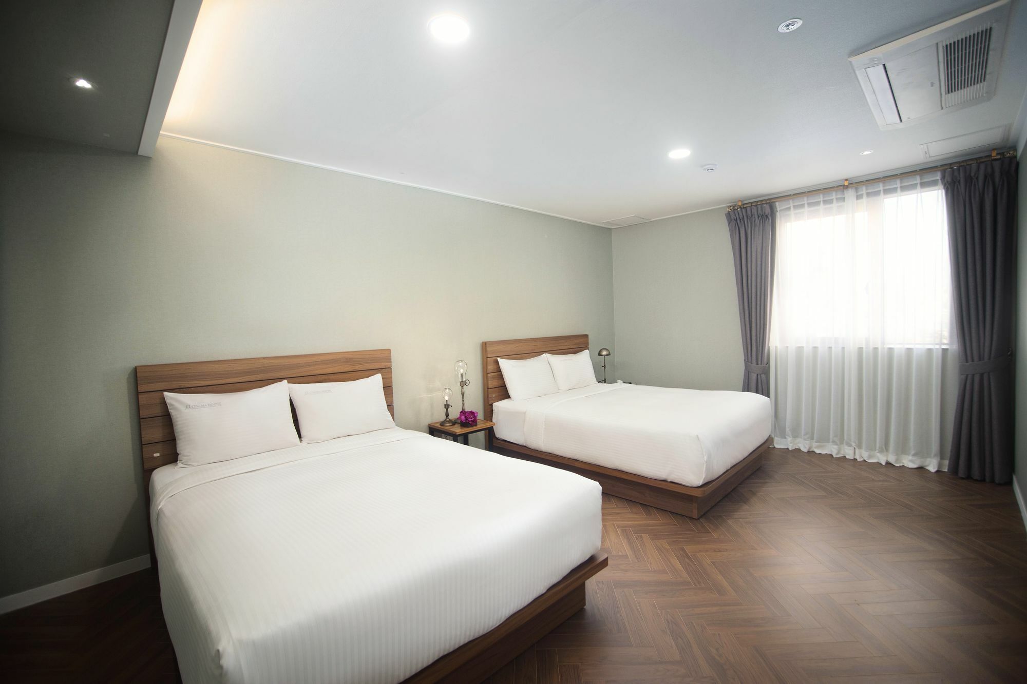 Cinema House Hotel In Busan Esterno foto