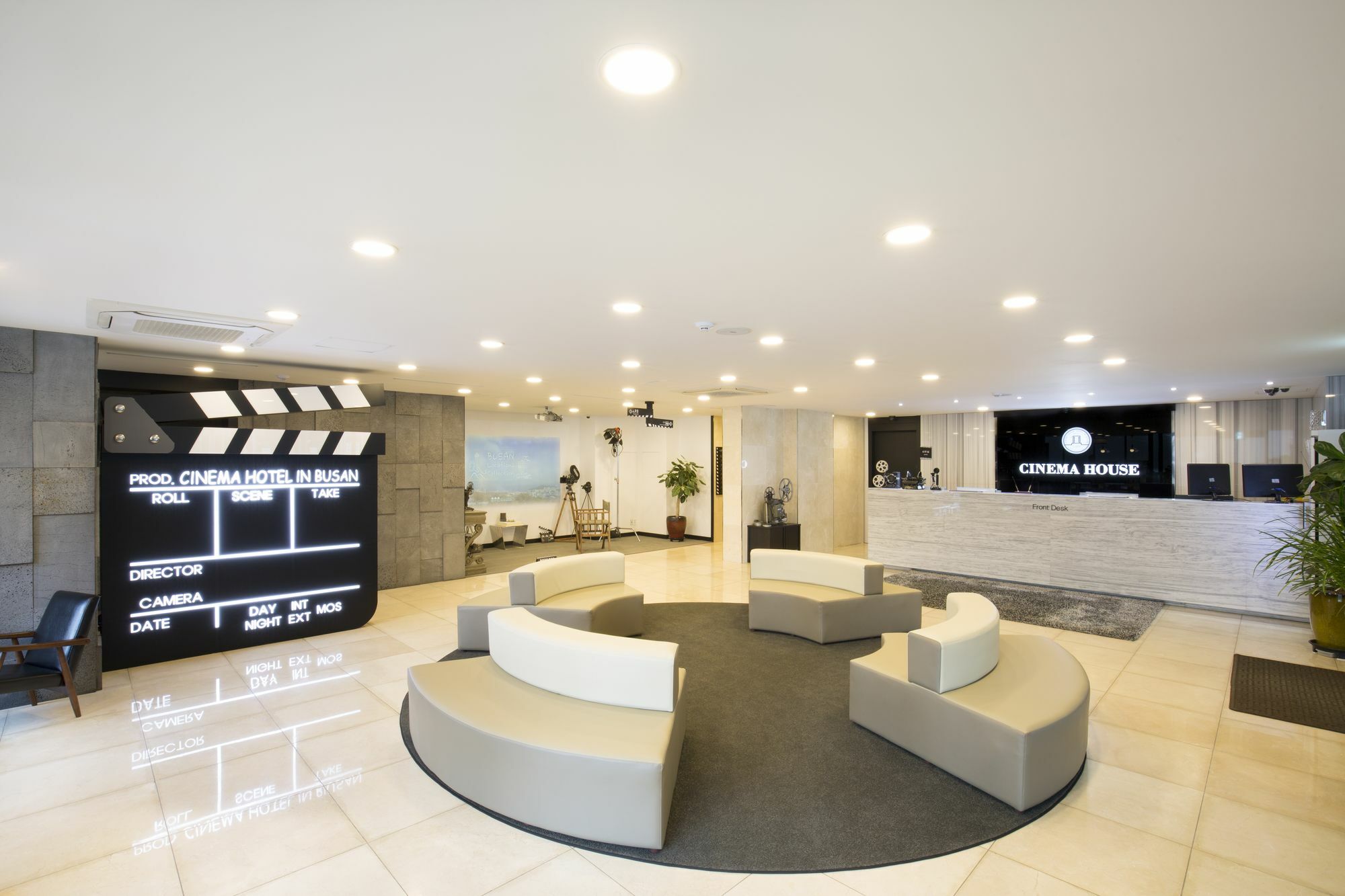Cinema House Hotel In Busan Esterno foto